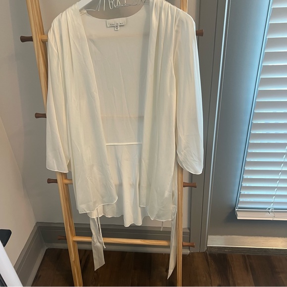 Angel Sleeve Robe - Picture 8 of 15